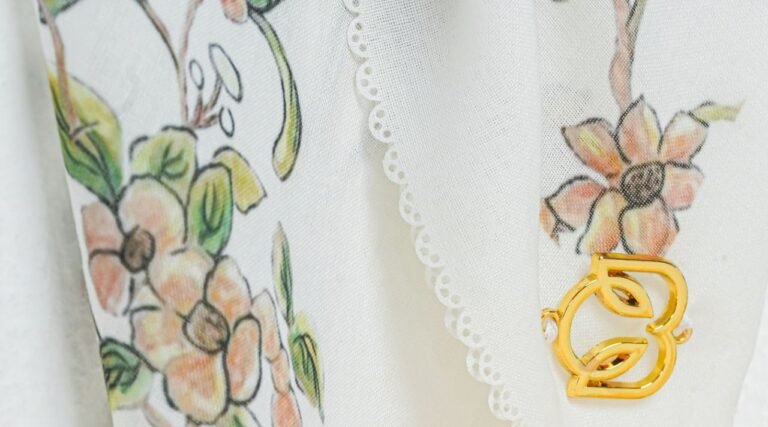 Monogram Scarf Putih